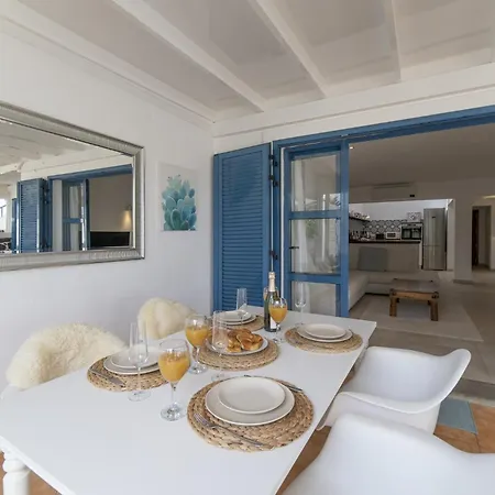 Marisol Playa Blanca Stylish Comfort Private Heated Pool *