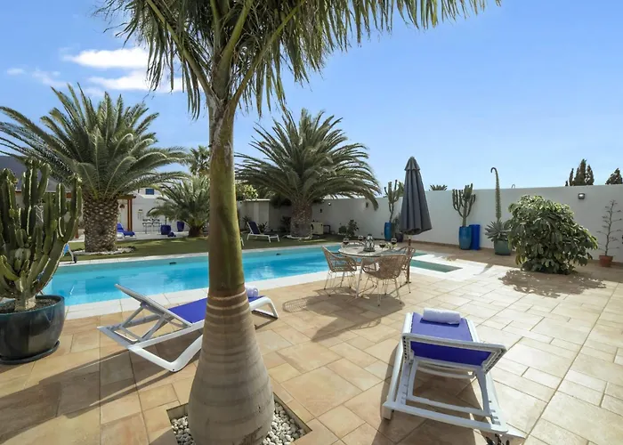 Villa Marisol Playa Blanca Stylish Comfort Private Heated Pool