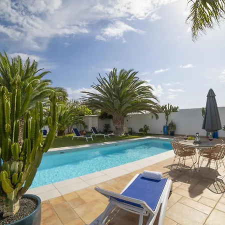 Marisol Playa Blanca Stylish Comfort Private Heated Pool Villa