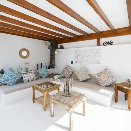 Marisol Playa Blanca Stylish Comfort Private Heated Pool Вилла