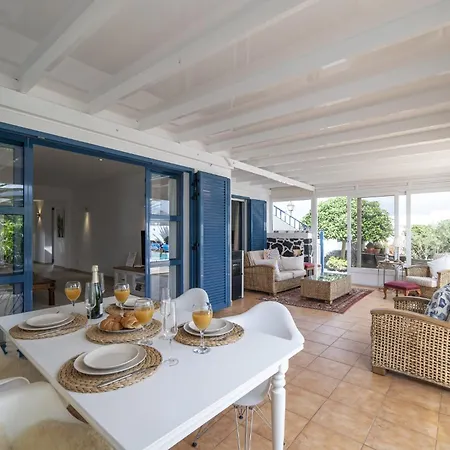 Villa Marisol Playa Blanca Stylish Comfort Private Heated Pool