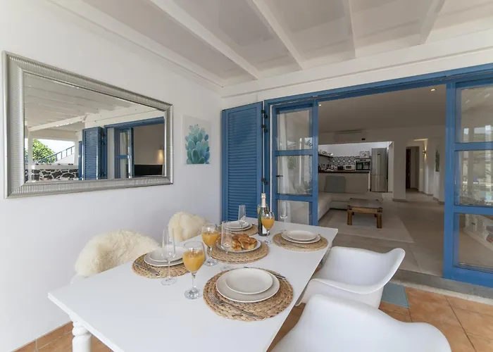 Marisol Playa Blanca Stylish Comfort Private Heated Pool *